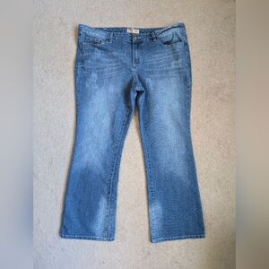 L.E.I Felicia Low Rise Boot Cut Jeans Juniors Size: 17 Short